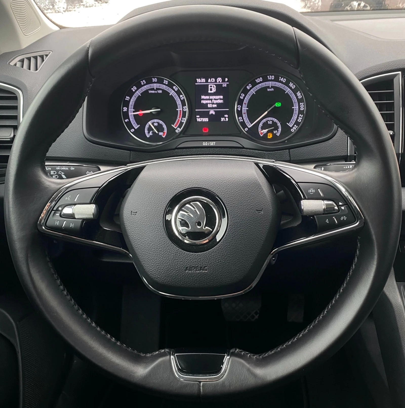 Skoda Karoq 2.0 TDI  4X4  Executive 150HP - изображение 10