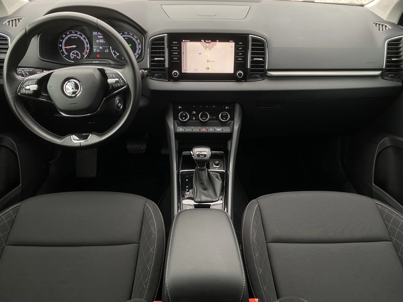 Skoda Karoq 2.0 TDI  4X4  Executive 150HP - изображение 9