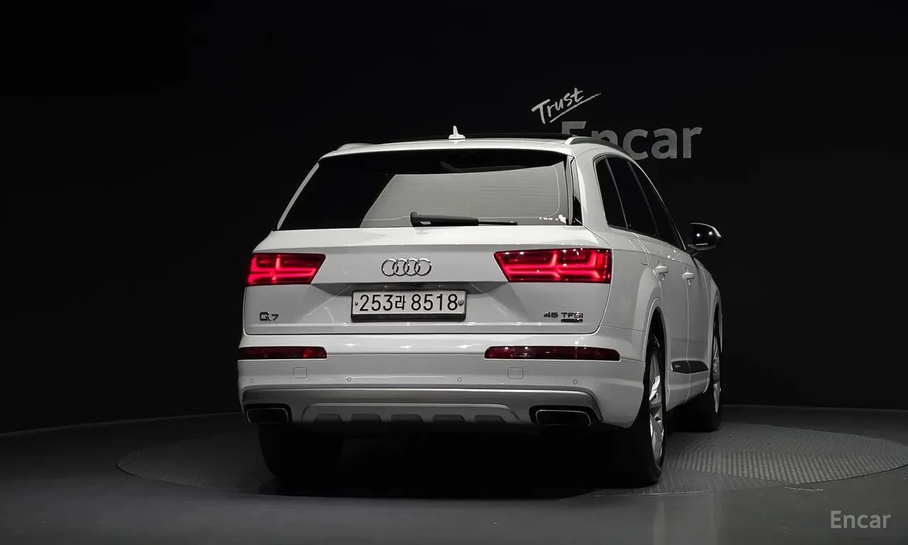 Audi Q7 45 TFSI Quattro/ПОДГРЕВ/ПАНОРАМА/, снимка 4 - Автомобили и джипове - 56081126