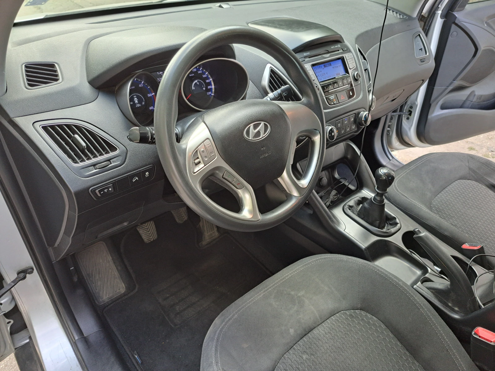 Hyundai IX35, снимка 8 - Автомобили и джипове - 56533063