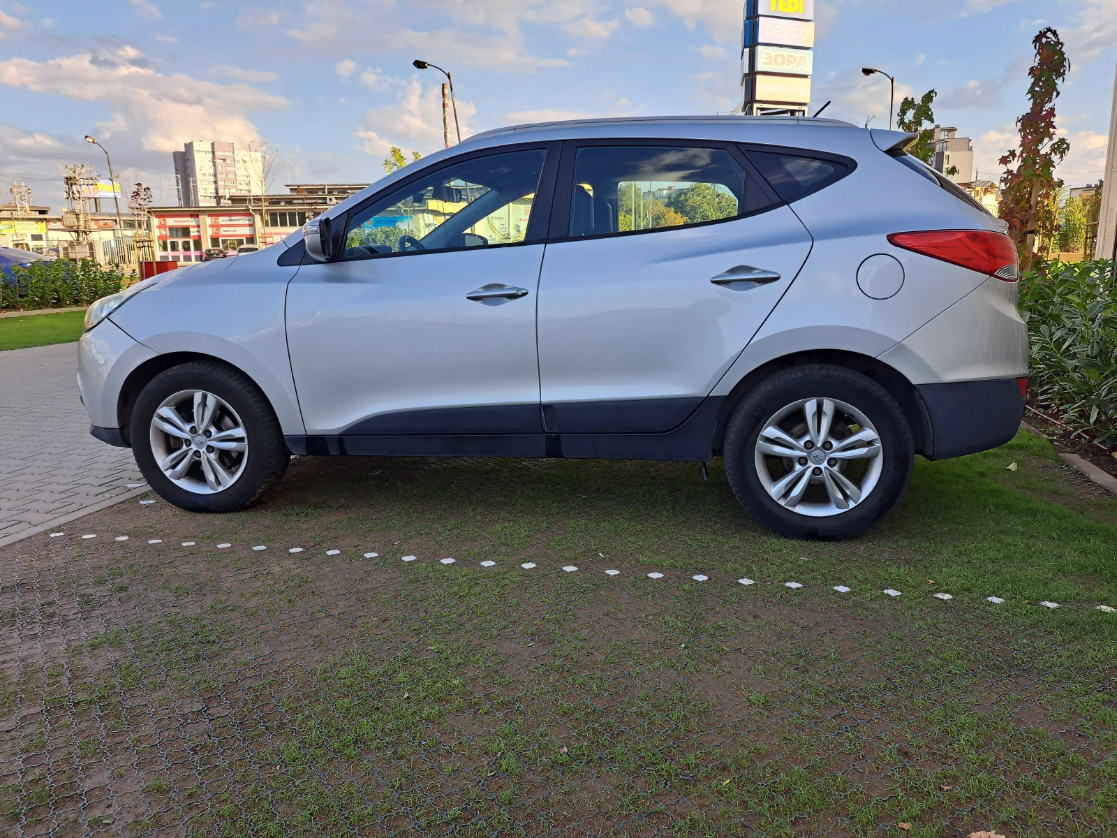 Hyundai IX35, снимка 3 - Автомобили и джипове - 56533063