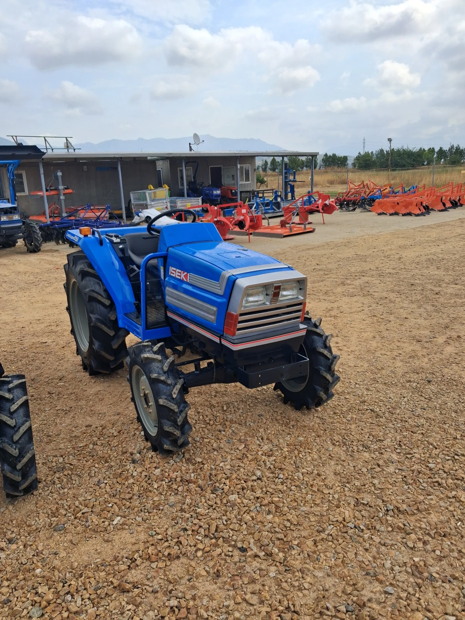 Трактор Kubota Скайтрак 