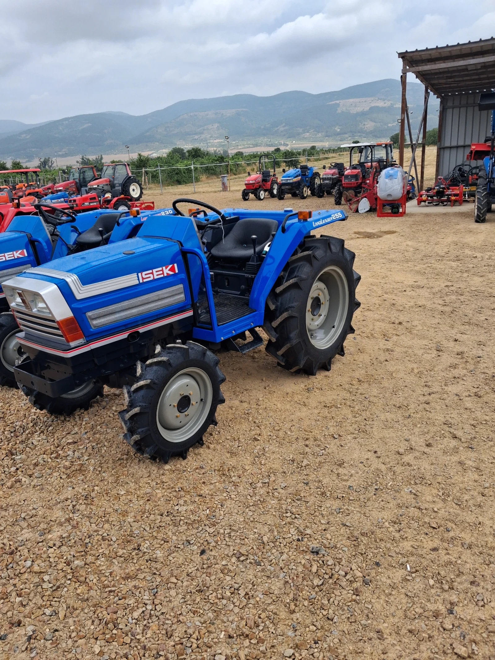 Трактор Kubota Скайтрак , снимка 3 - Селскостопанска техника - 55371344