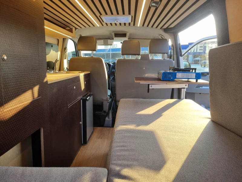 Кемпер VW Transporter, снимка 12 - Каравани и кемпери - 52338589