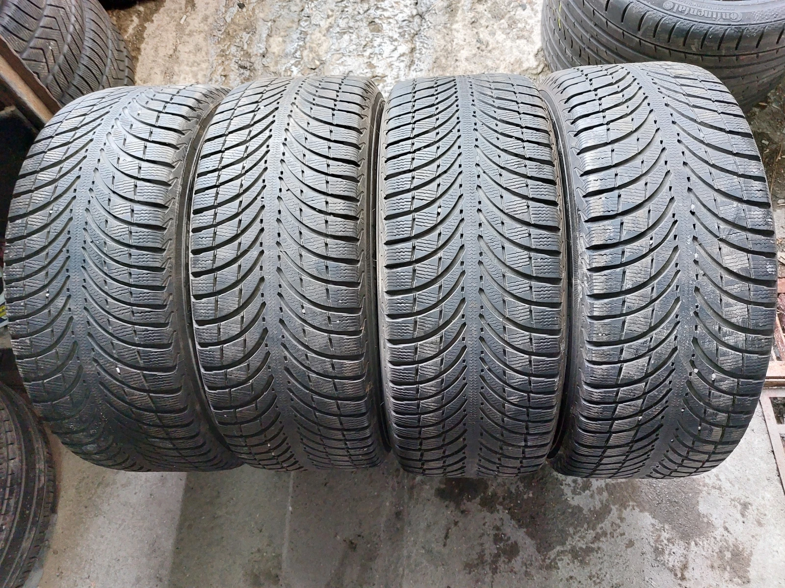 ���� 235/55R18 | Mobile.bg � ����������� 1