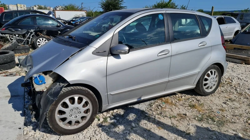 Mercedes-Benz A 180, снимка 4 - Автомобили и джипове - 37489676