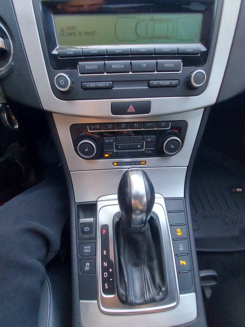 VW Passat Higtline 2.0 TDI 140 Automat, снимка 12 - Автомобили и джипове - 45846816