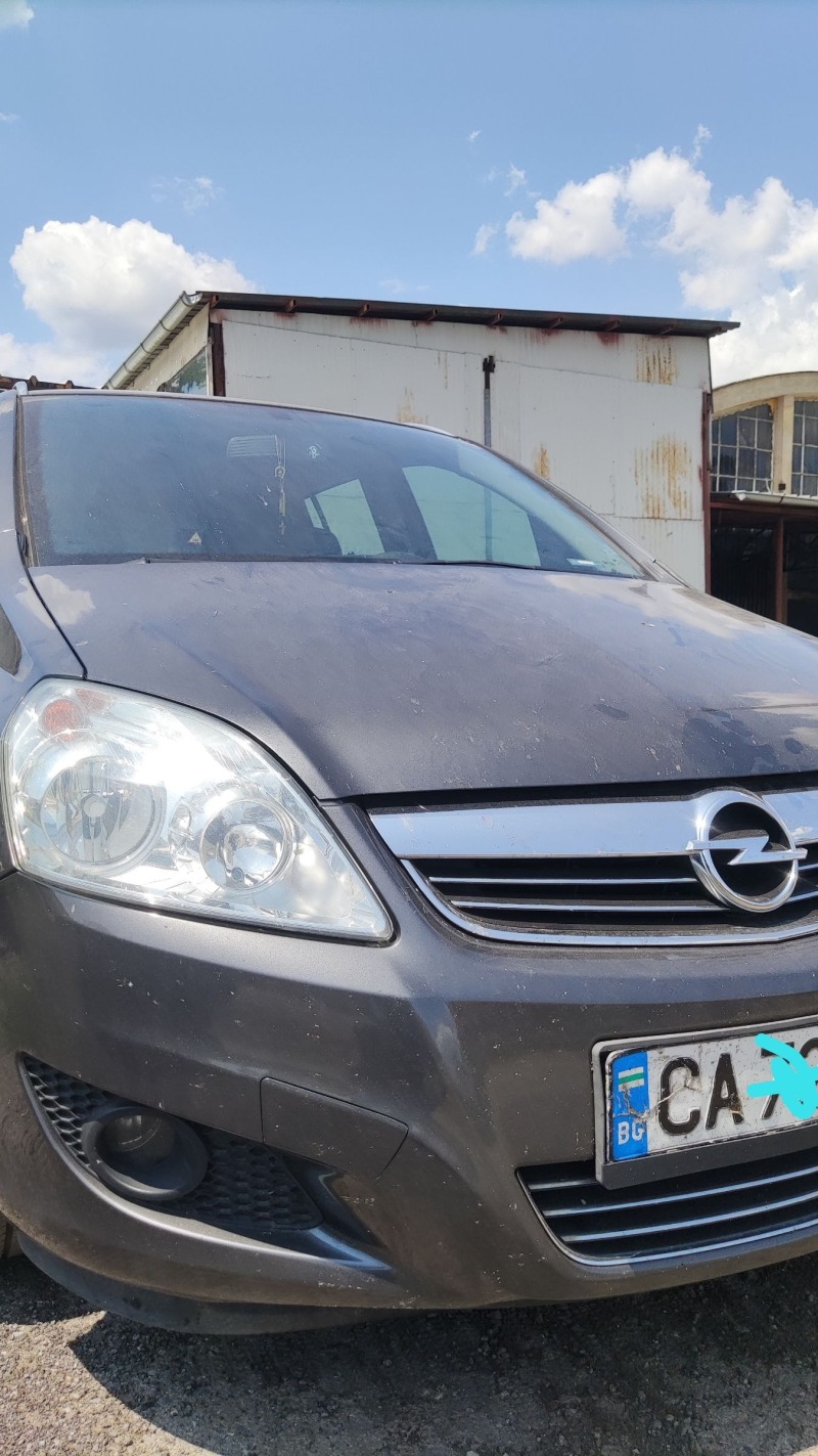 Opel Zafira 1.8 LPG, снимка 4 - Автомобили и джипове - 46709395