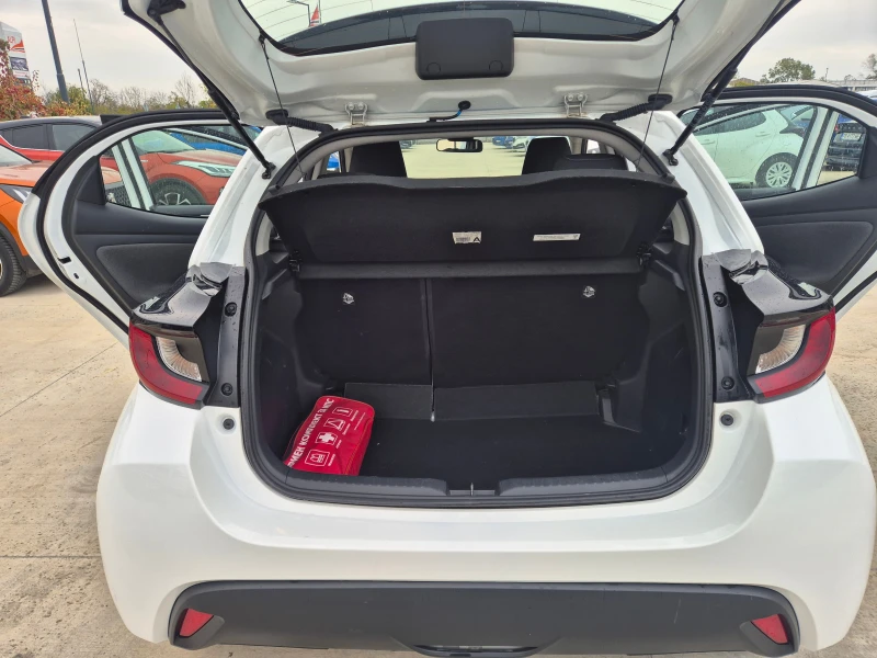 Toyota Yaris КАМЕРА 1, 5 Hybrid А/Т в Гаранция, снимка 11 - Автомобили и джипове - 52091004
