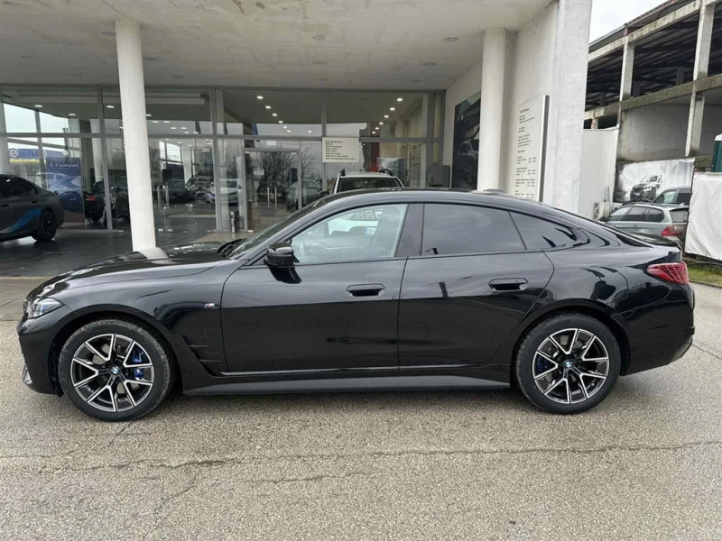 BMW i4 xDrive40 Gran Coupe, снимка 3 - Автомобили и джипове - 52812133