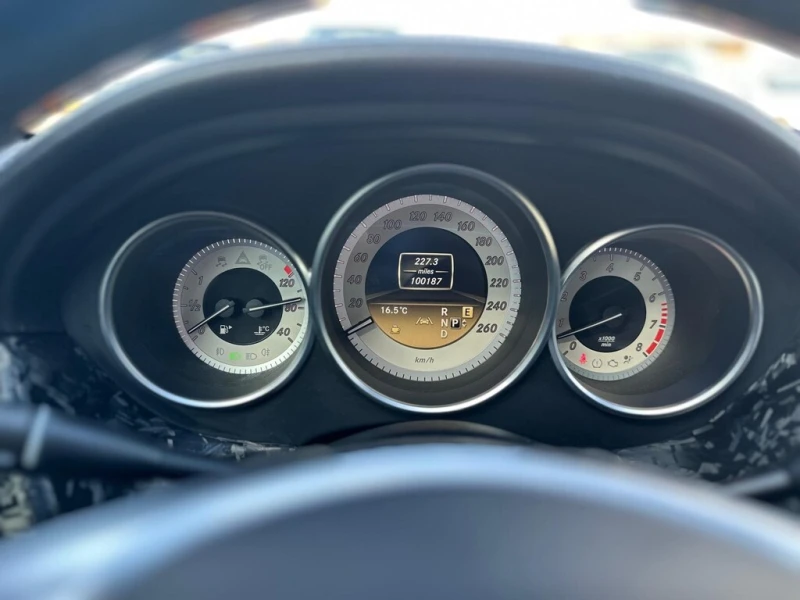 Mercedes-Benz CLS 550 4MATIC* CARFAX* Кожа* Камера* Подгрев* Обдухване* , снимка 16 - Автомобили и джипове - 53076767