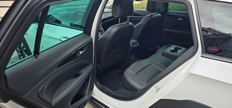 Opel Insignia Country Tourer, снимка 11 - Автомобили и джипове - 53132752
