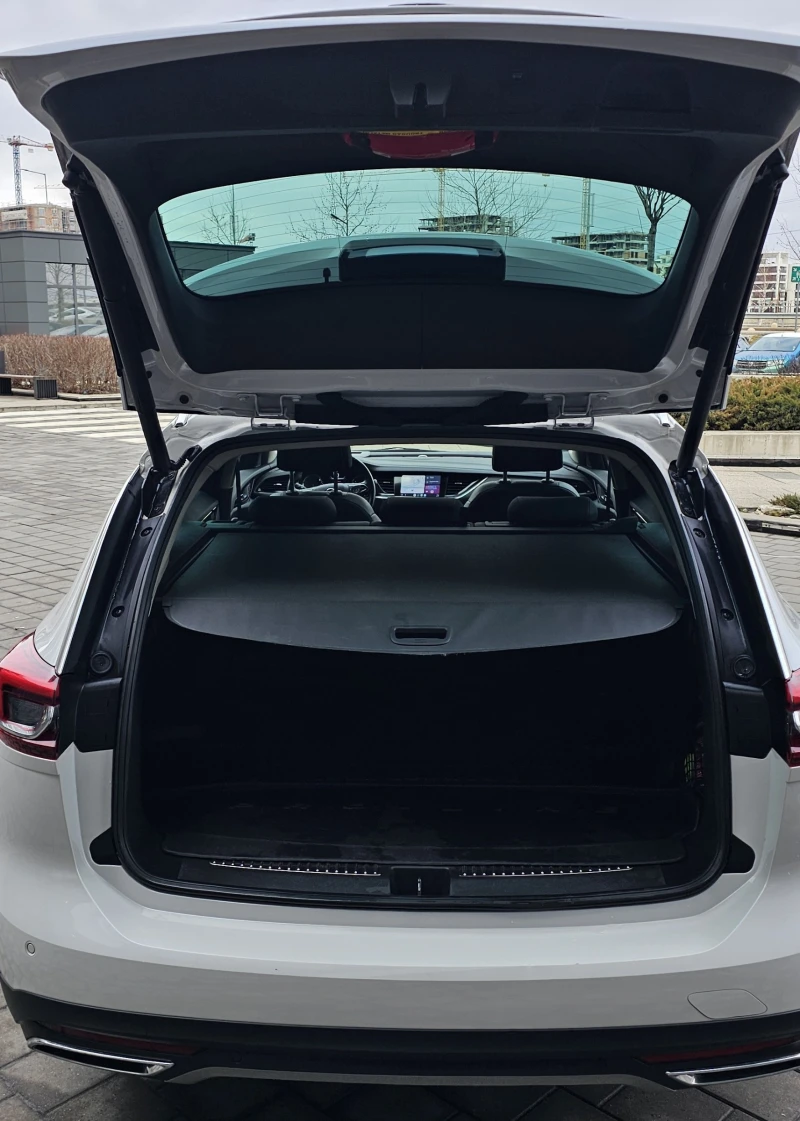 Opel Insignia Country Tourer, снимка 8 - Автомобили и джипове - 53132752