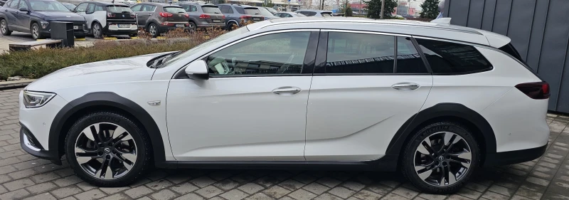 Opel Insignia Country Tourer, снимка 7 - Автомобили и джипове - 53132752
