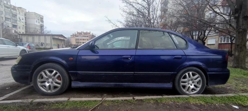 Subaru Legacy 2.5 156 к.с. ръчка, снимка 4 - Автомобили и джипове - 53514039