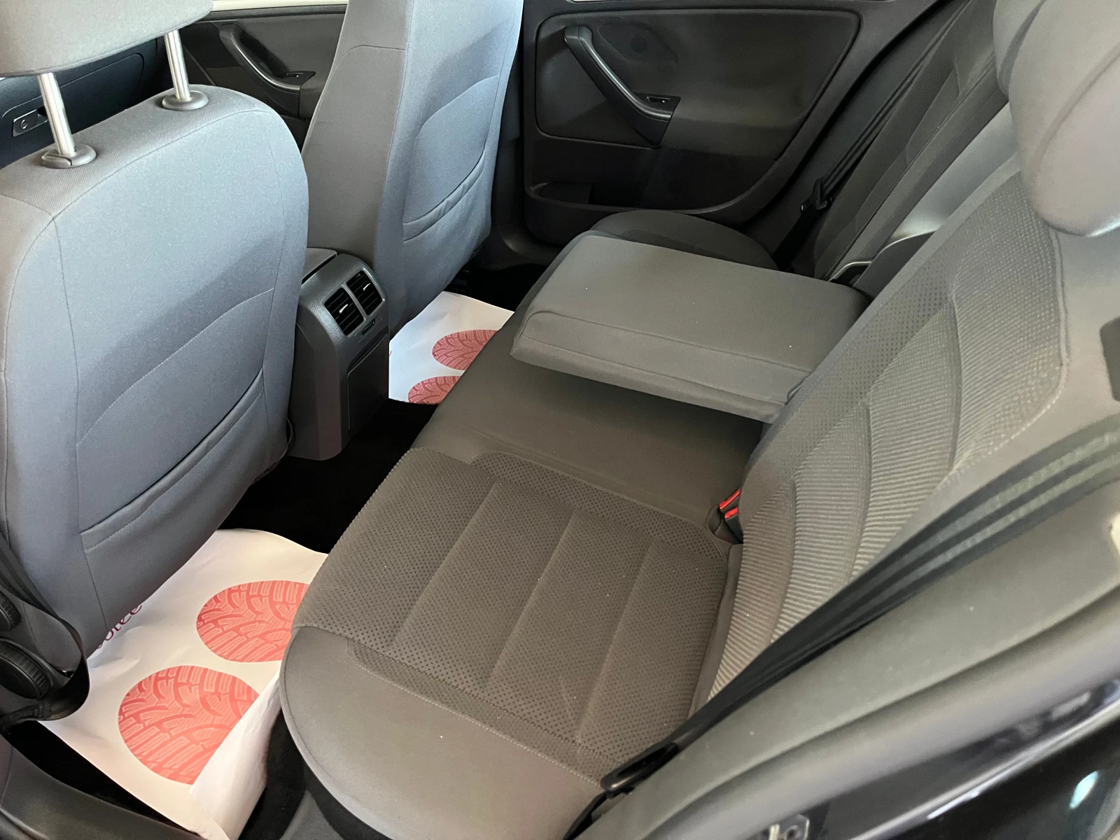 VW Golf 1.6 i 115k.c - изображение 9