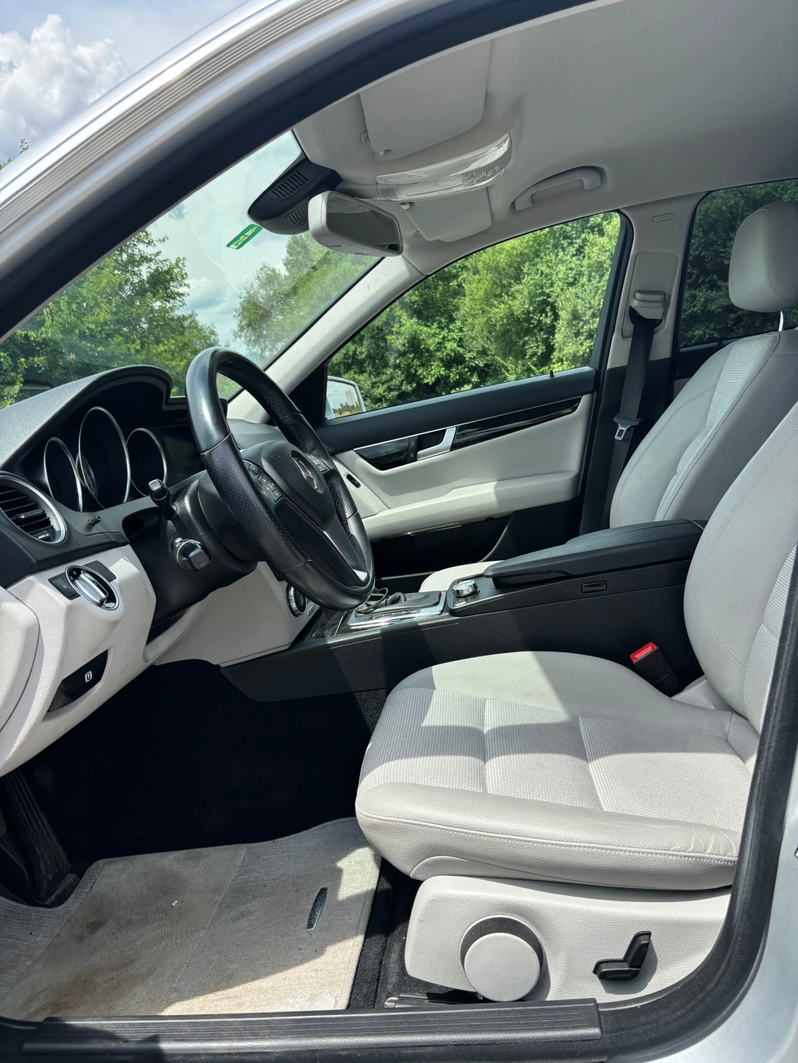 Mercedes-Benz C 350  - изображение 7