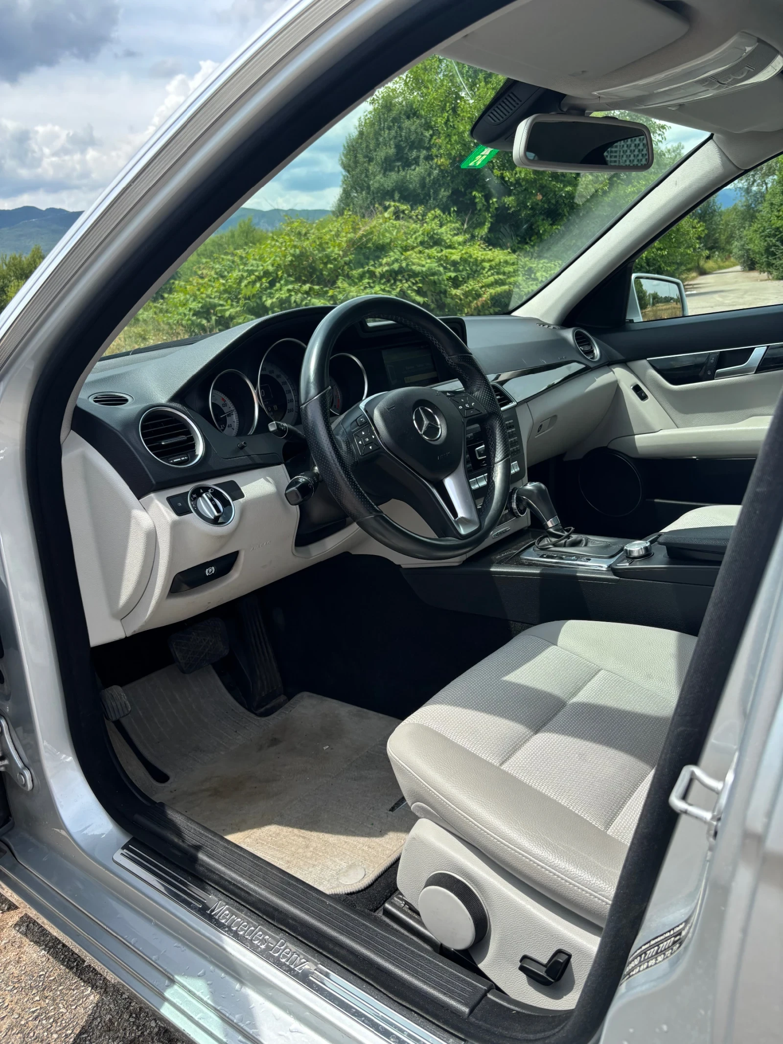 Mercedes-Benz C 350  - изображение 6