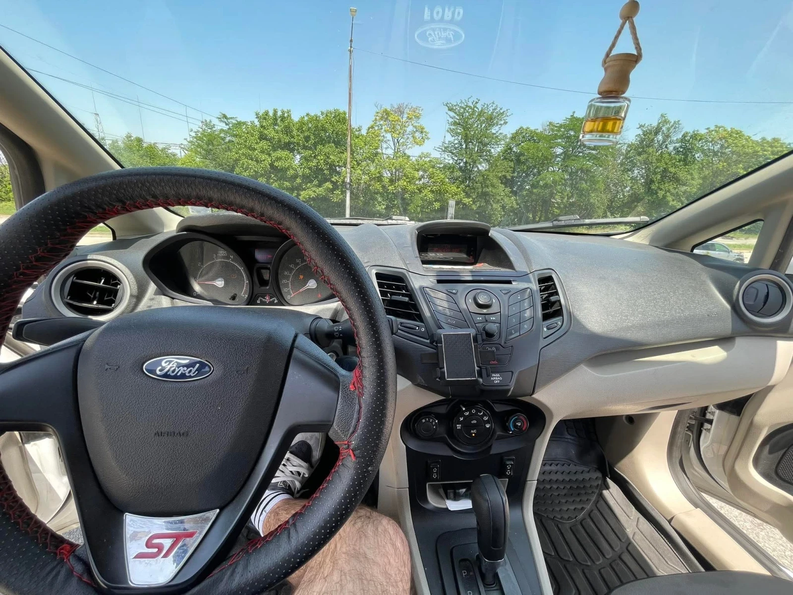Ford Fiesta Sedan 1.6 газ - изображение 8