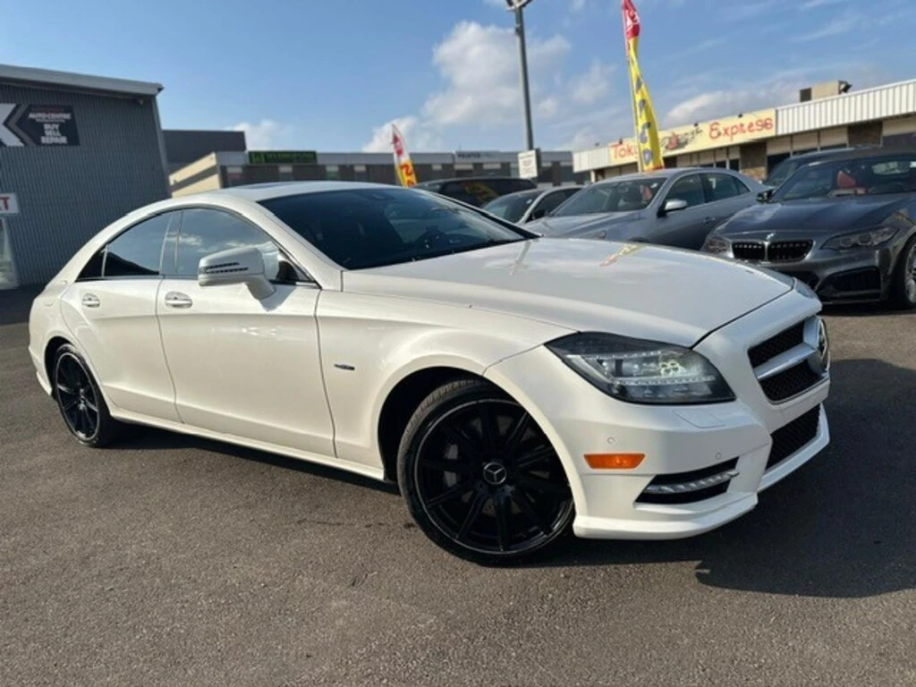 Mercedes-Benz CLS 550 4MATIC* CARFAX* Кожа* Камера* Подгрев* Обдухване*  - изображение 4