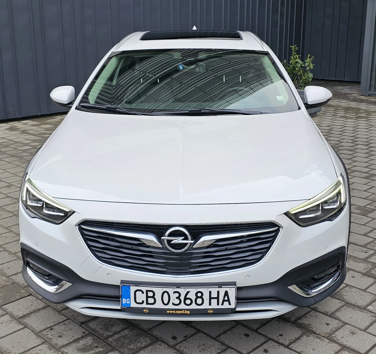 Opel Insignia Country Tourer 4x4 BiTurbo 210hp - изображение 2