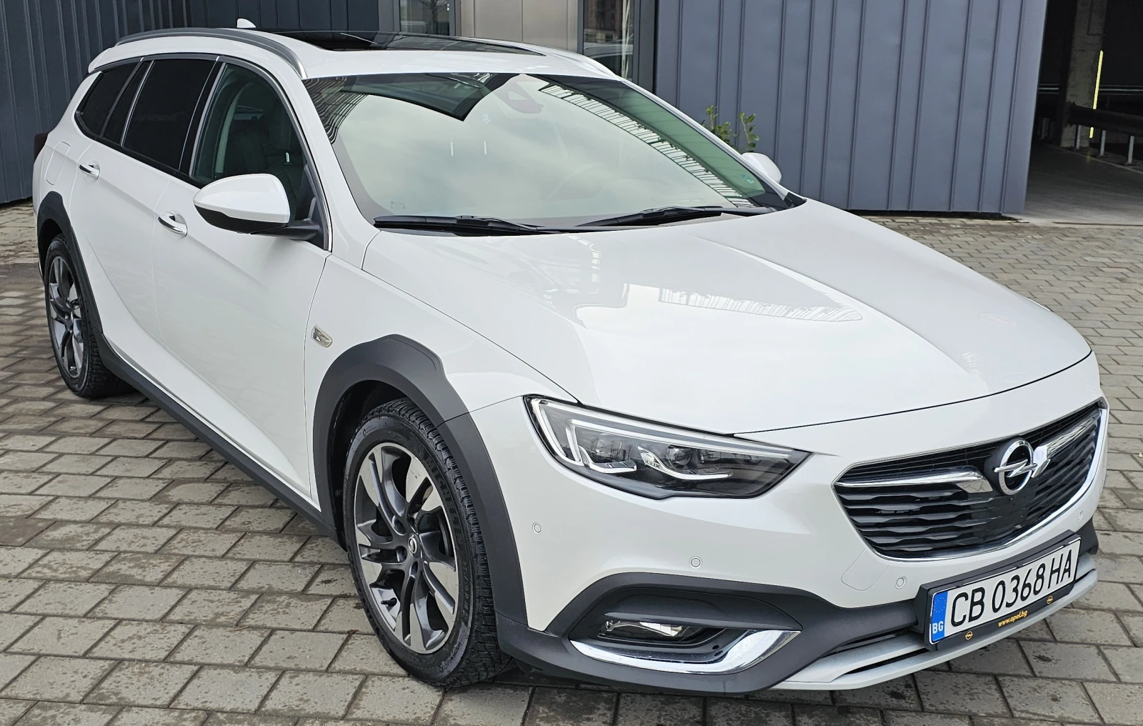 Opel Insignia Country Tourer 4x4 BiTurbo 210hp - изображение 3