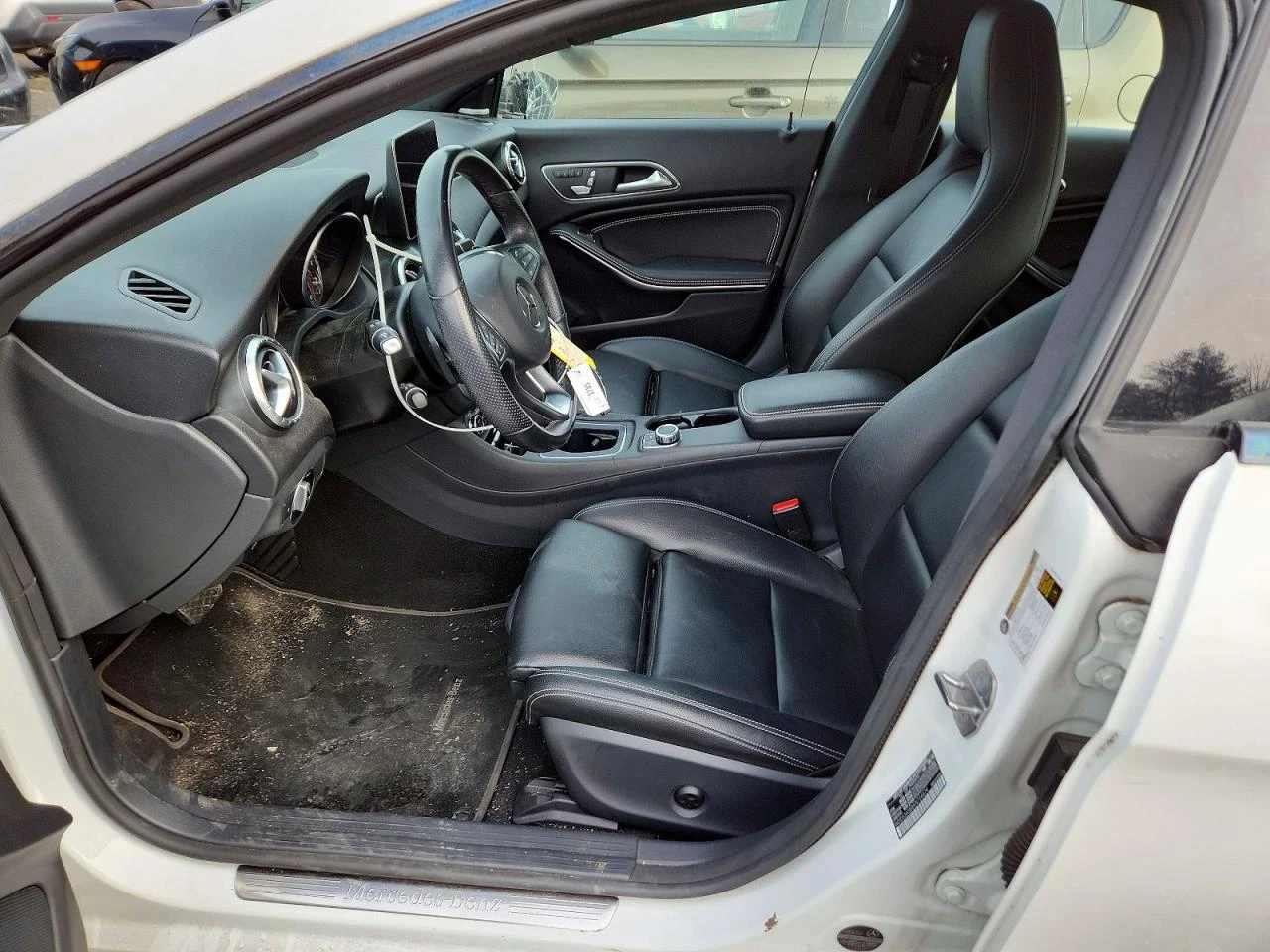 Mercedes-Benz CLA 250 4MATIC, снимка 7 - Автомобили и джипове - 53748116