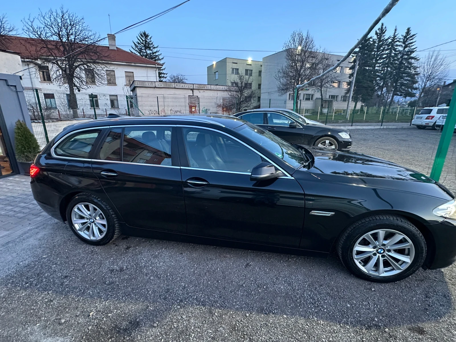 BMW 530 FULL ЕКСТРИ ЗА МОДЕЛА, снимка 4 - Автомобили и джипове - 53866275