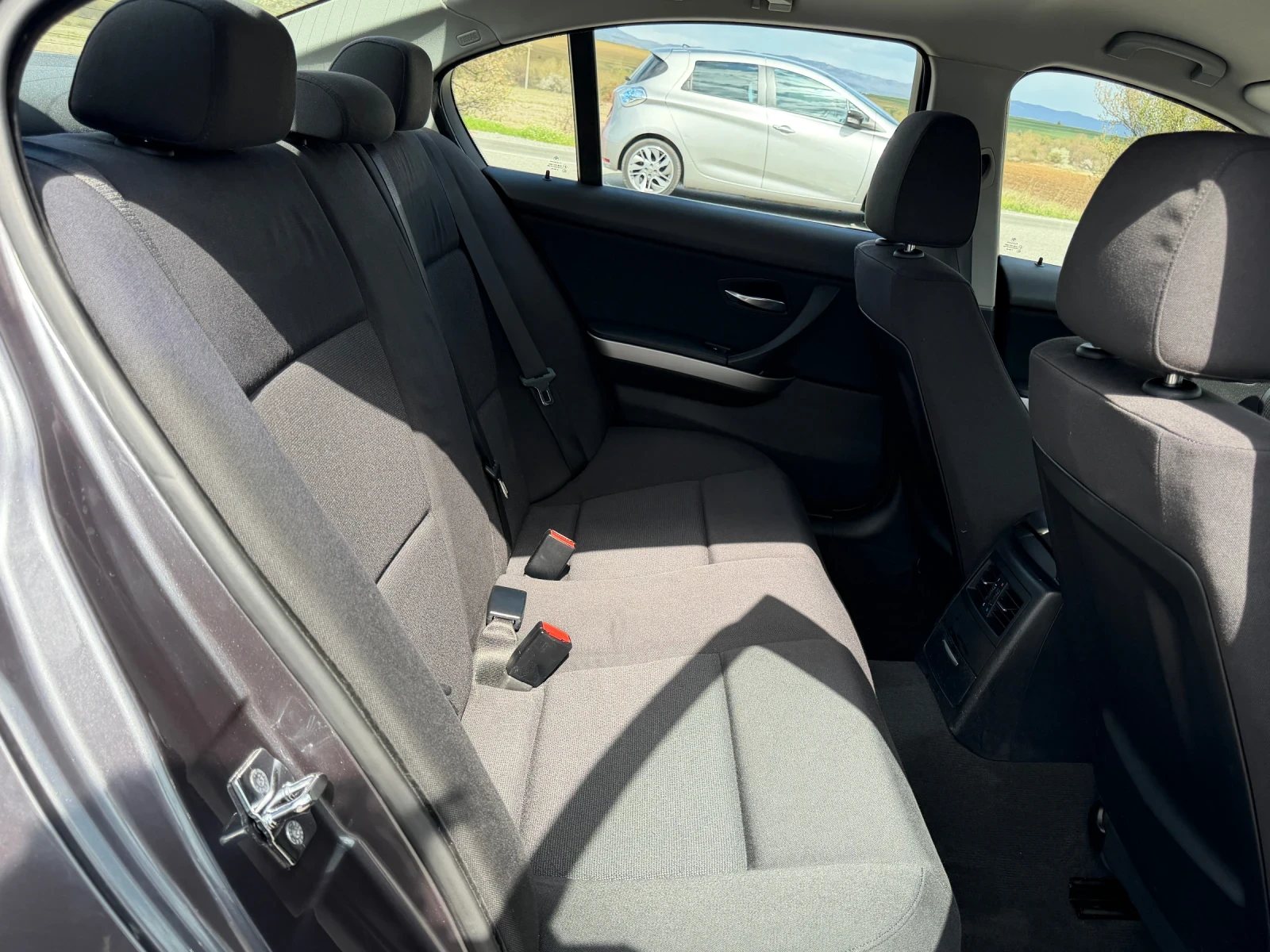 BMW 320 86.000 km, снимка 9 - Автомобили и джипове - 54318355