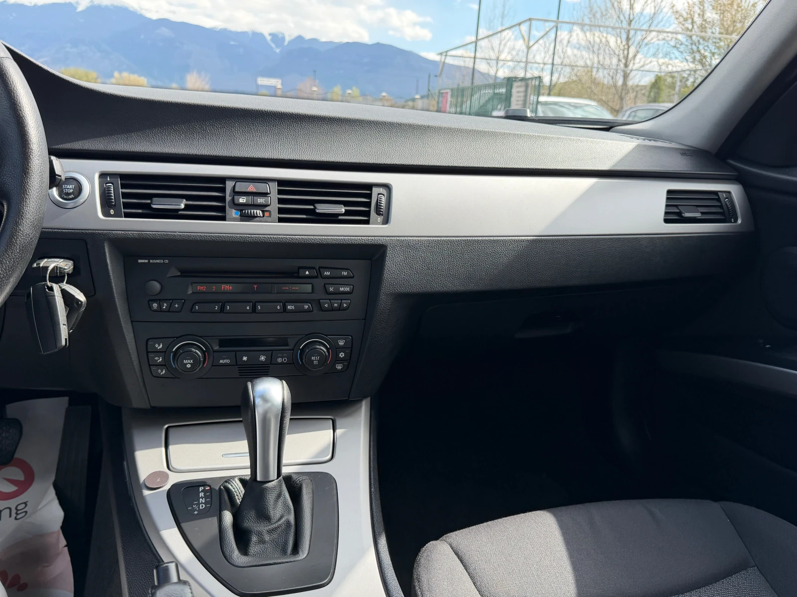 BMW 320 86.000 km, снимка 16 - Автомобили и джипове - 54318355