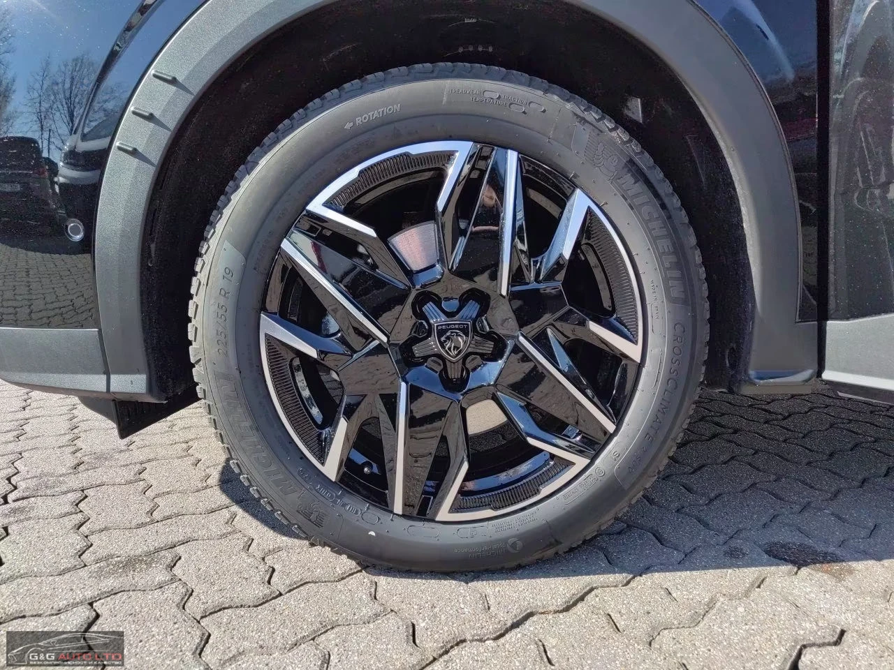 Peugeot 5008 1.2MHEV/145HP/GT-LINE/7S/MASSAGE/AHK/360/MEMO/219q, снимка 4 - Автомобили и джипове - 54332105