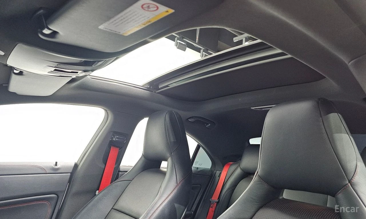 Mercedes-Benz CLA 45 AMG 4MATIC* , снимка 13 - Автомобили и джипове - 54627566