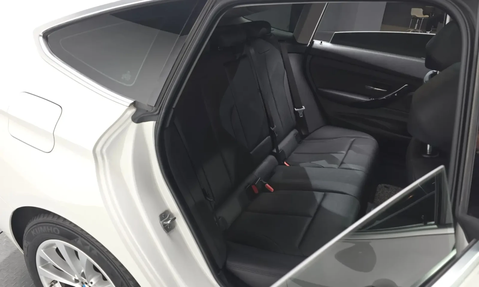 BMW 320 GT / Navi / Camera, снимка 10 - Автомобили и джипове - 54647730