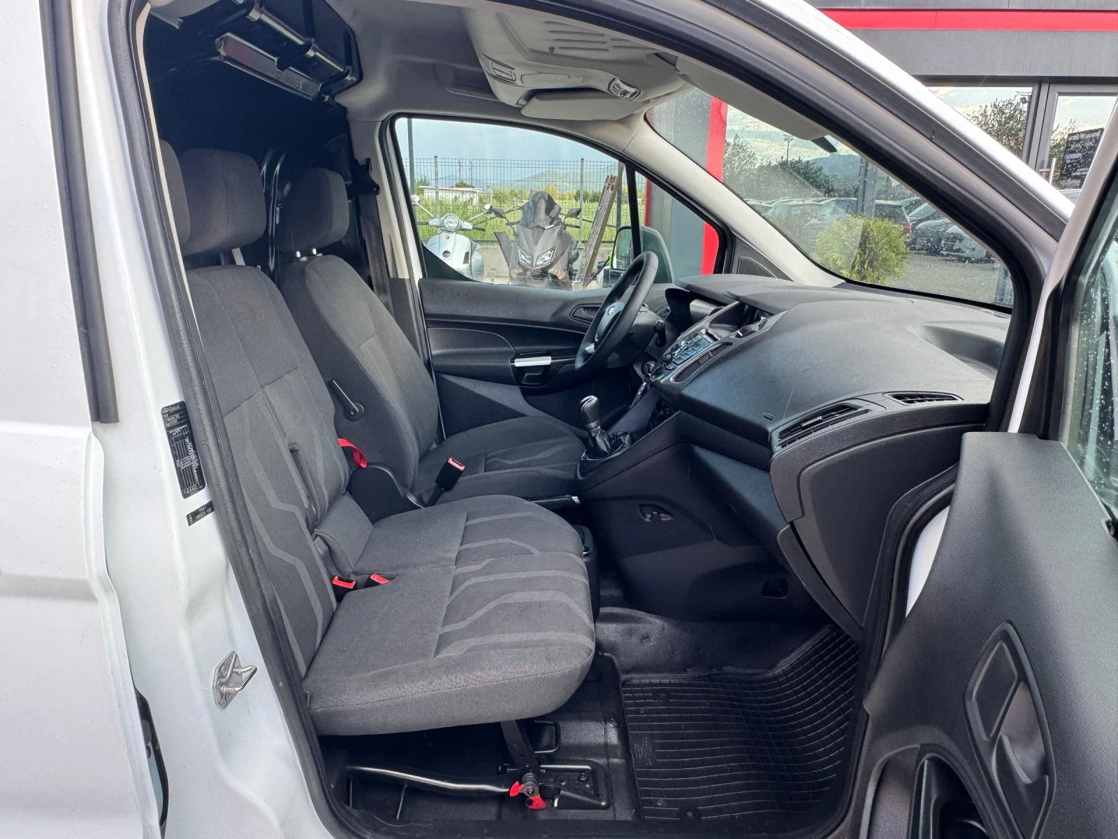 Ford Connect 1.5TDCI EURO-6, снимка 13 - Автомобили и джипове - 54662773
