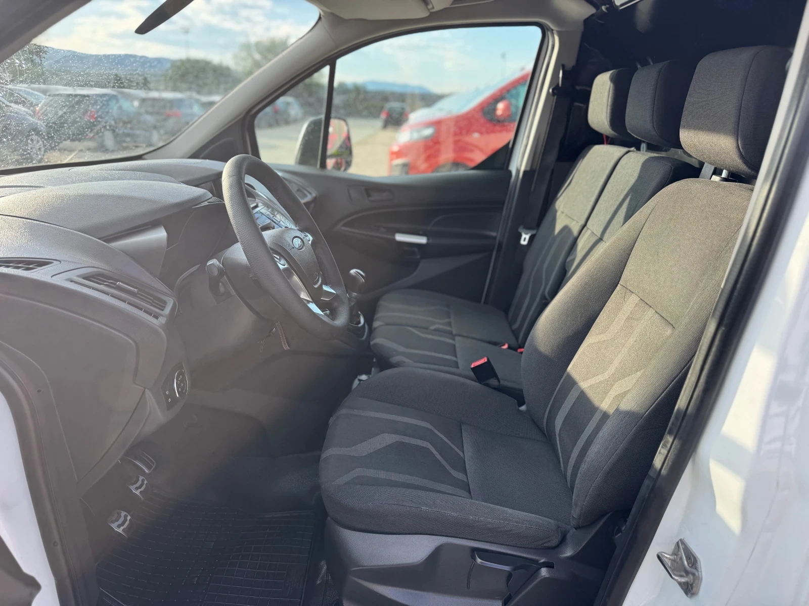 Ford Connect 1.5TDCI EURO-6, снимка 10 - Автомобили и джипове - 54662773