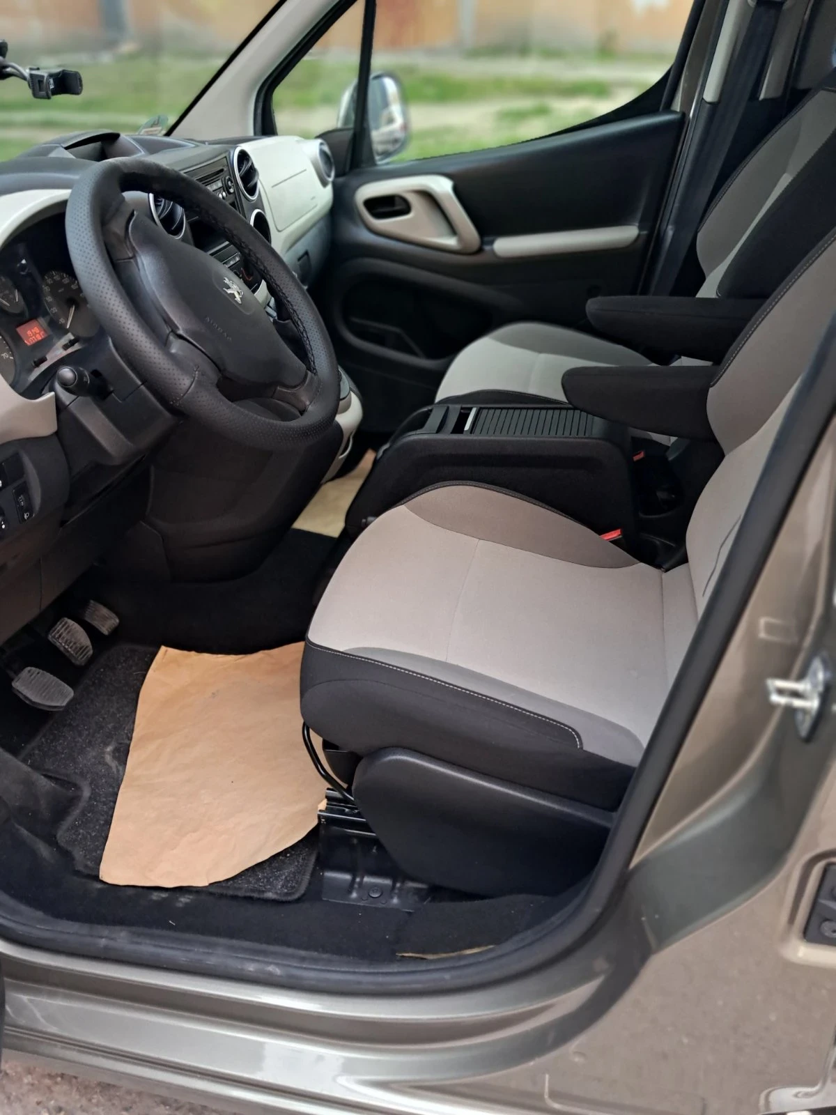 Peugeot Partner 1.6i, снимка 6 - Автомобили и джипове - 54727270