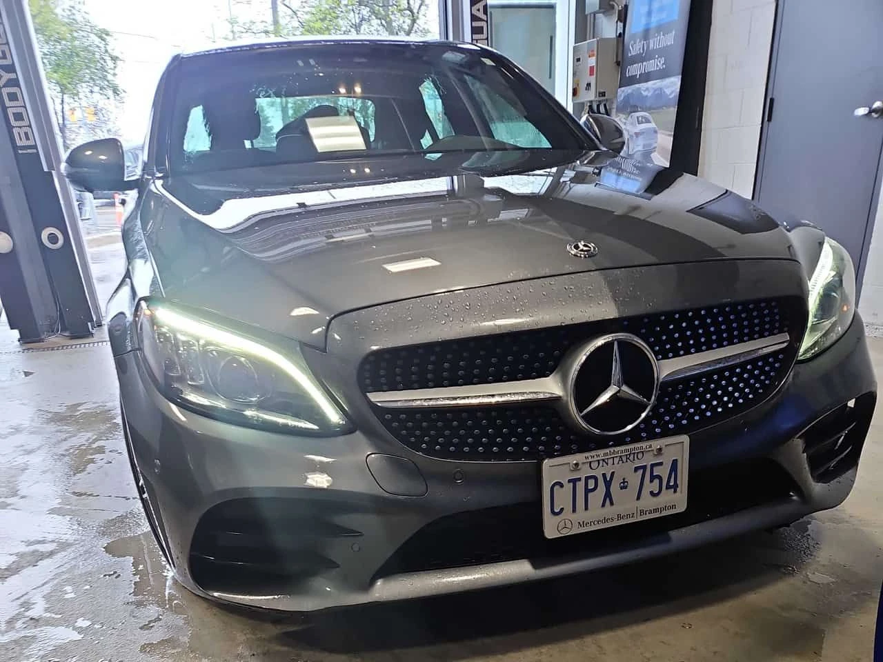 Mercedes-Benz C 300 * CARFAX * ЦЕНА ДО БГ, снимка 2 - Автомобили и джипове - 54981166