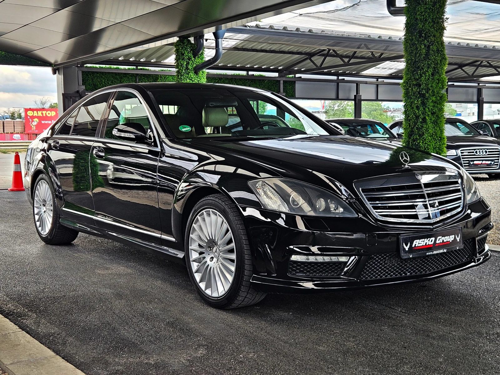 Mercedes-Benz S 320 AMG/BLACK EDITION/ПОДГРЕВ/МЕМОRY/AUTO HOLD/AIRMATI, снимка 3 - Автомобили и джипове - 55406459