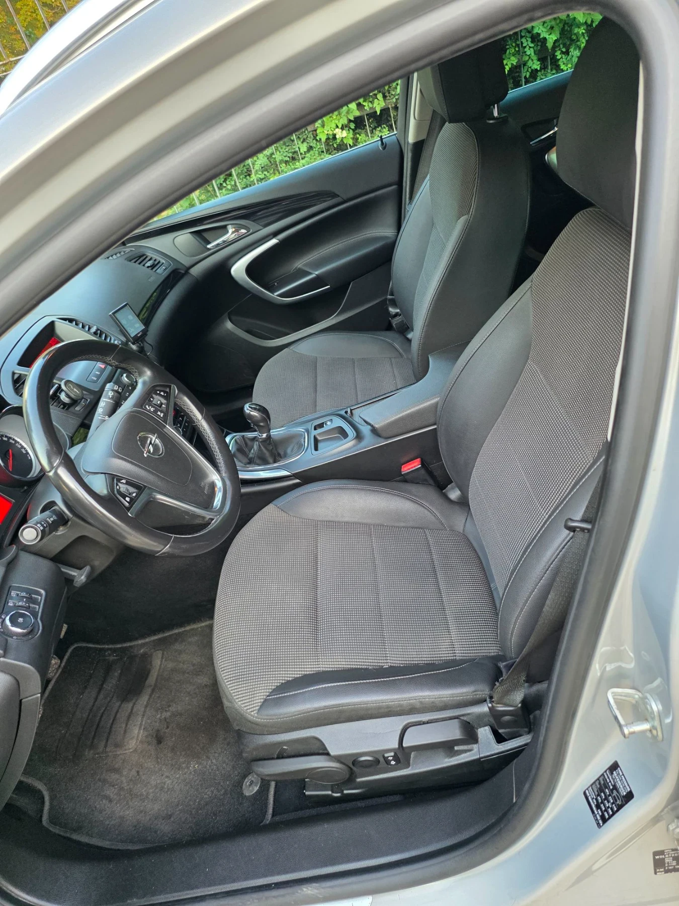 Opel Insignia Sports Tourer, снимка 9 - Автомобили и джипове - 55696807