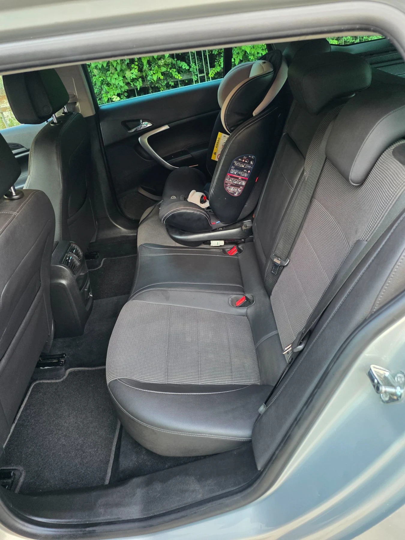 Opel Insignia Sports Tourer, снимка 8 - Автомобили и джипове - 55696807