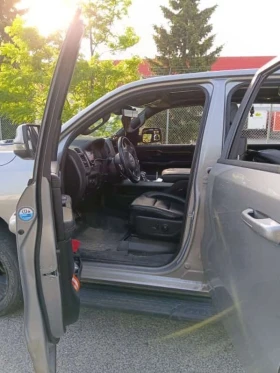 Dodge RAM 1500 * Sport * CARFAX * ПАНО * KEYLESS * ПОДГРЕВ, снимка 5