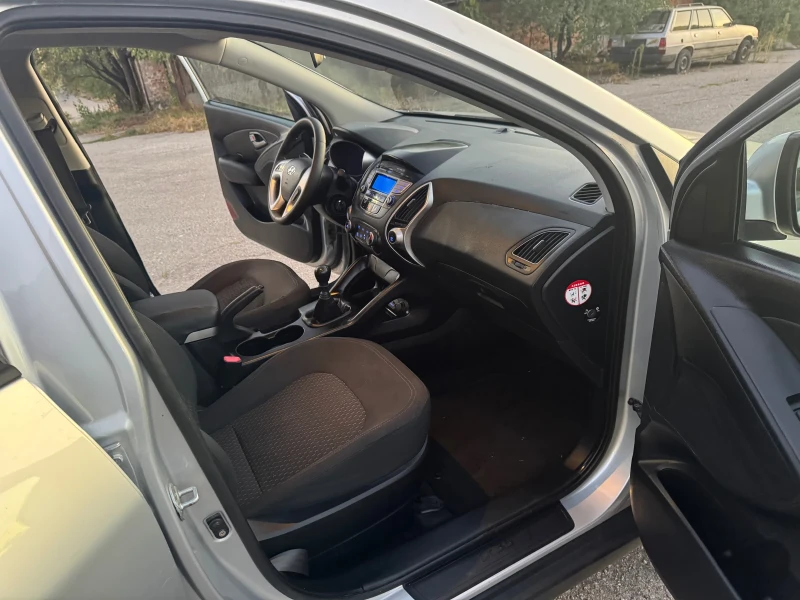 Hyundai IX35 2.0CRDI 4WD , снимка 11 - Автомобили и джипове - 51784153