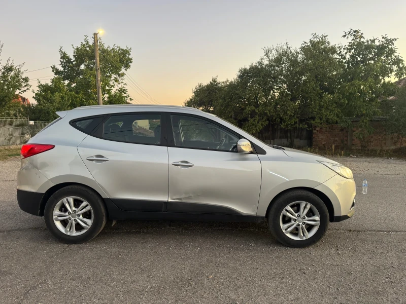 Hyundai IX35 2.0CRDI 4WD , снимка 2 - Автомобили и джипове - 51784153