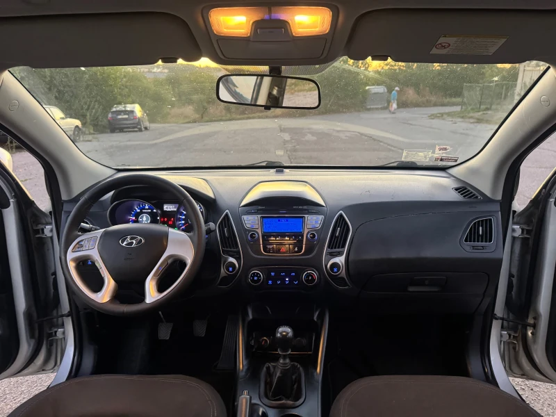 Hyundai IX35 2.0CRDI 4WD , снимка 13 - Автомобили и джипове - 51784153
