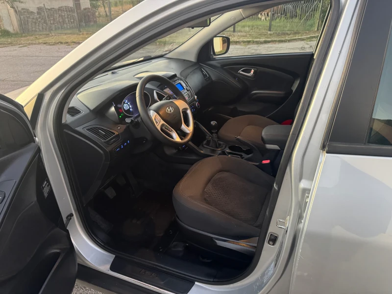Hyundai IX35 2.0CRDI 4WD , снимка 9 - Автомобили и джипове - 51784153