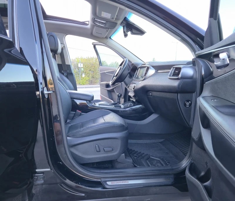 Kia Sorento PLATINIUM 2.2CRDI 4WD CARPLAY WAZE 360 Камери, снимка 6 - Автомобили и джипове - 53028021