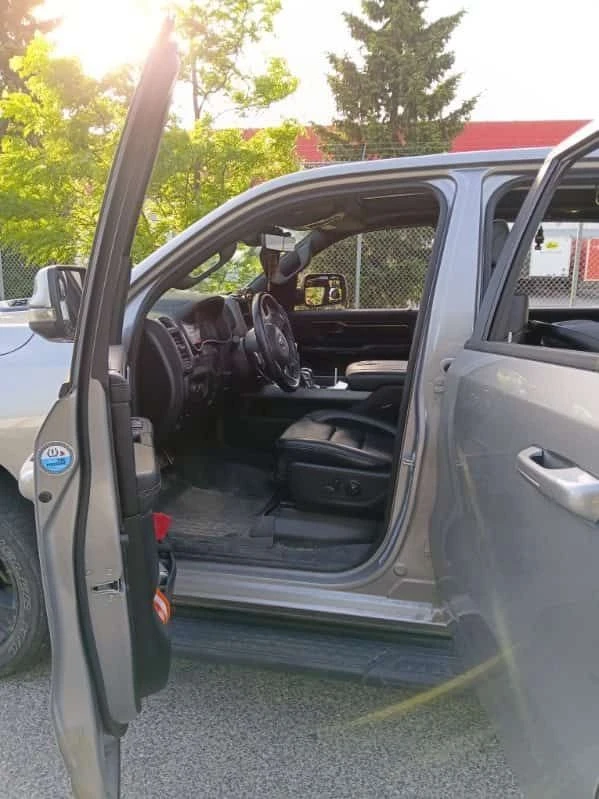Dodge RAM 1500 * Sport * CARFAX * ПАНО * KEYLESS * ПОДГРЕВ, снимка 5 - Автомобили и джипове - 54789155