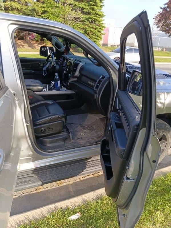 Dodge RAM 1500 * Sport * CARFAX * ПАНО * KEYLESS * ПОДГРЕВ, снимка 8 - Автомобили и джипове - 54789155