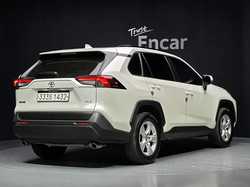 Toyota Rav4 2.5 2Wd, снимка 2 - Автомобили и джипове - 56131009