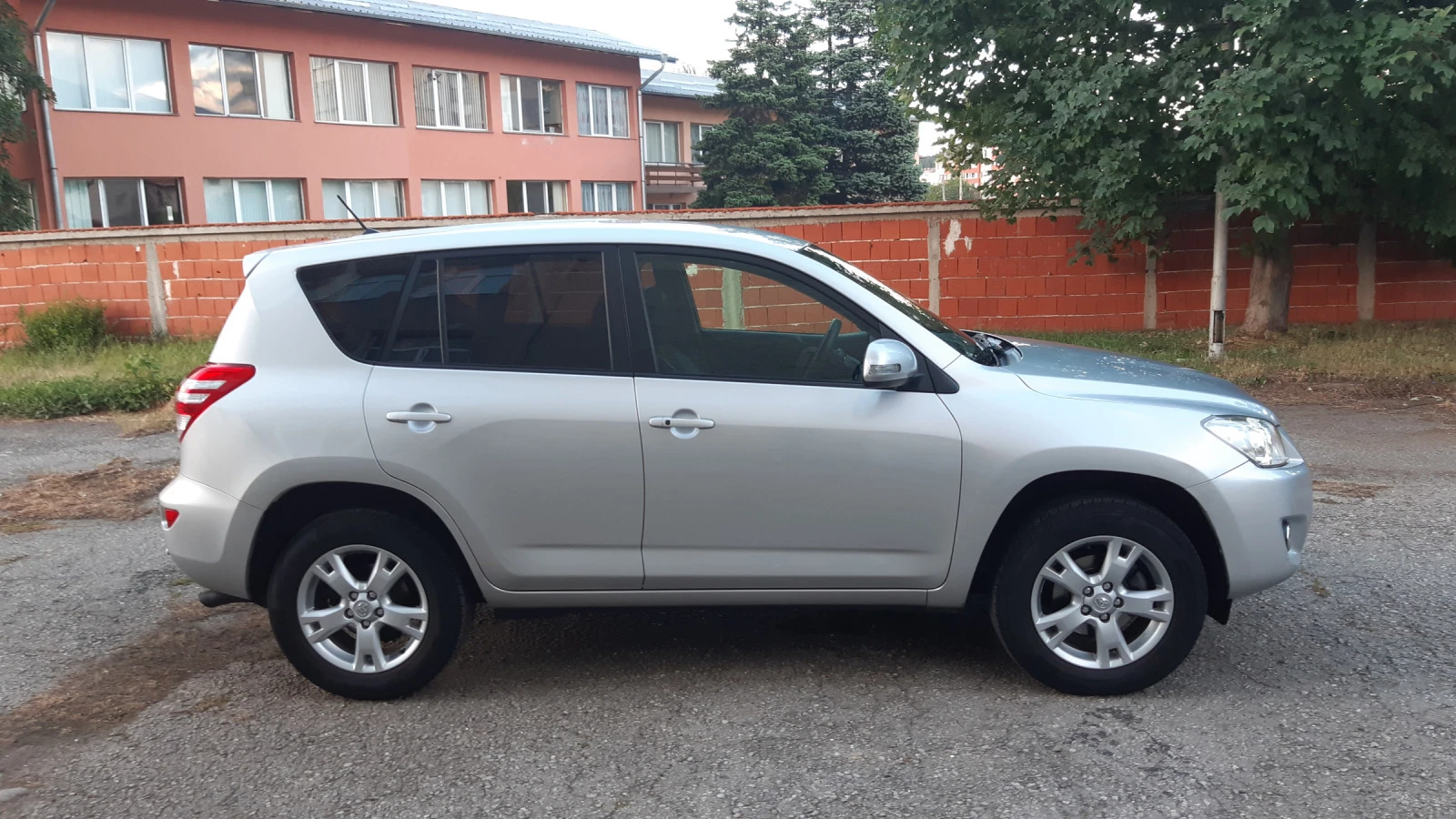 Toyota Rav4 2.2 , D-4D, 4х4, 118000км - изображение 4